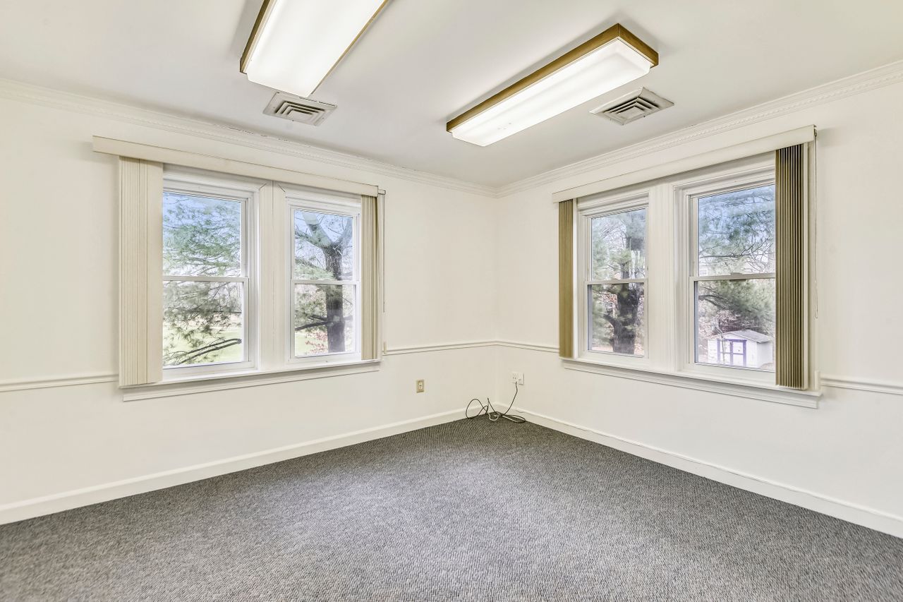 2102 Gallows Rd, Vienna, VA, 22182